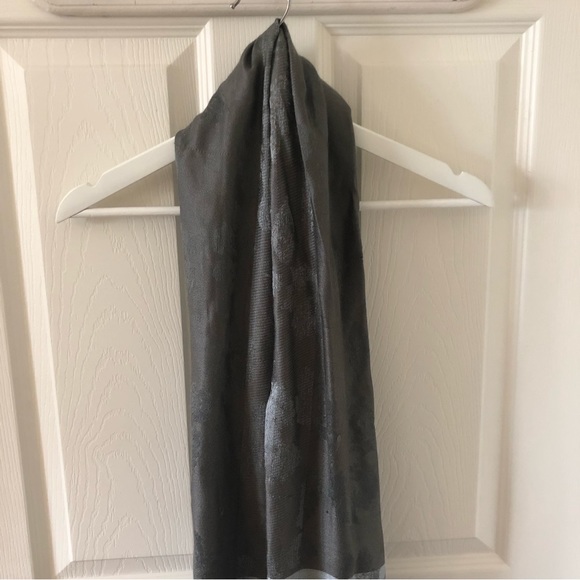 Silky Grey Scarf from Paris - Picture 6 of 8